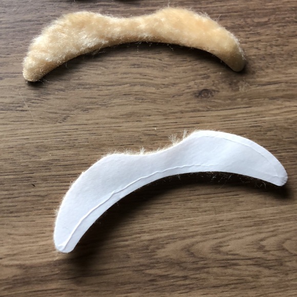 A lot of seven peel-and-stick obviously fake mustaches - Picture 2 of 2